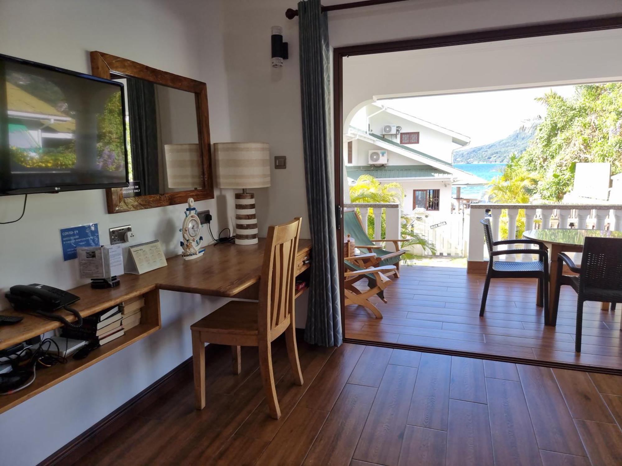 Drake Seaside Studio Apartments Бел Омбре Номер фото
